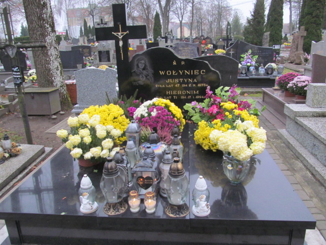 Grób HIERONIM WOŁYNIEC