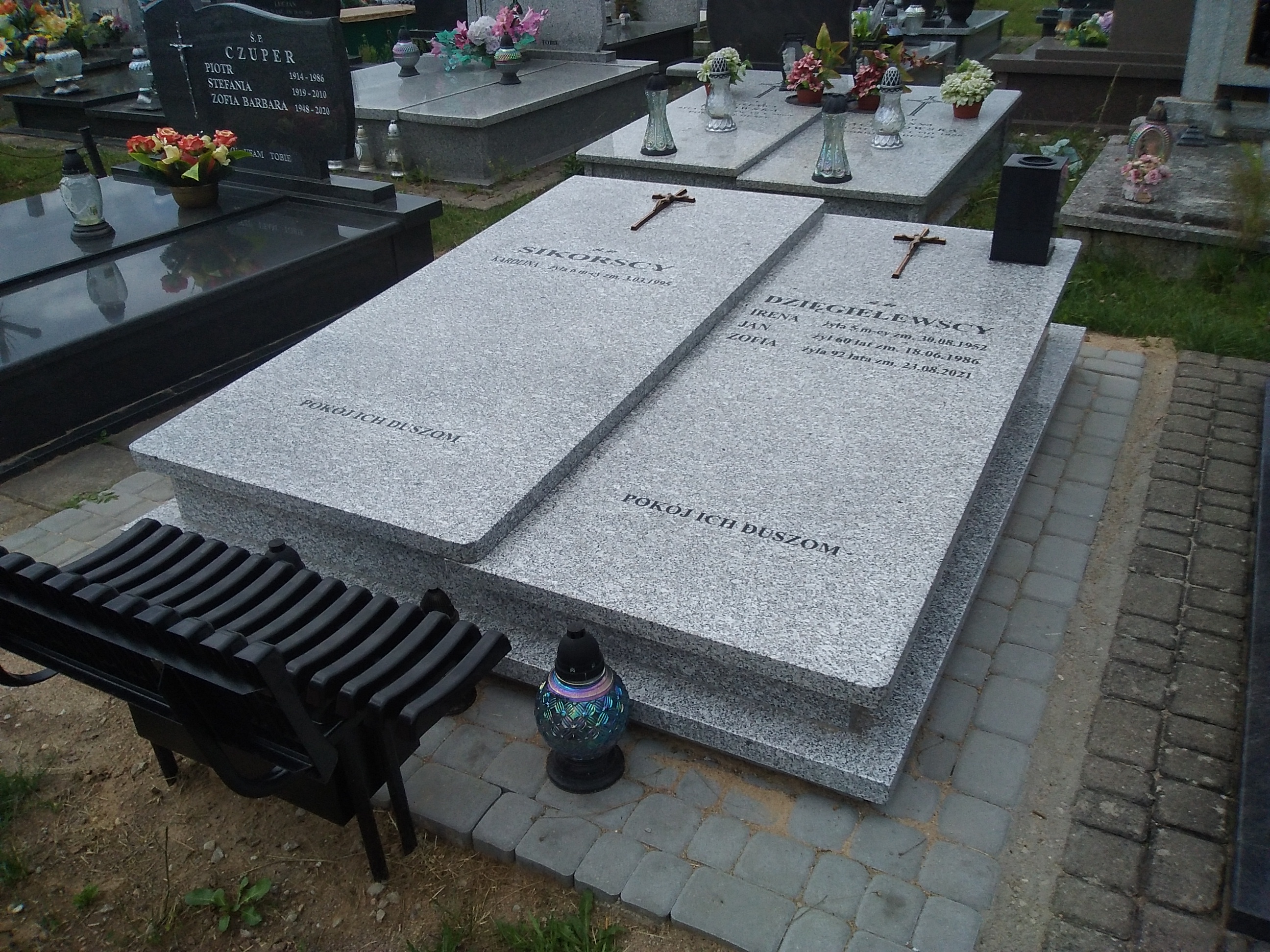 Grób KAROLINA SIKORSKA