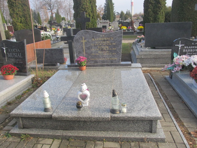 Grób BOGDAN KARWOWSKI