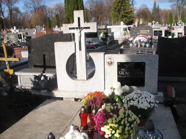 Grób Marek Gienieczko