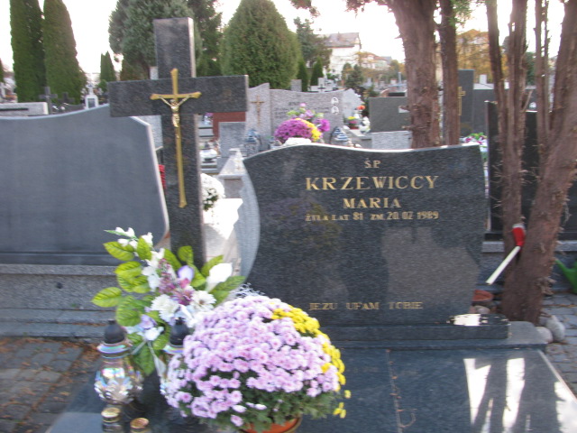 Grób MARIA KRZEWICKA