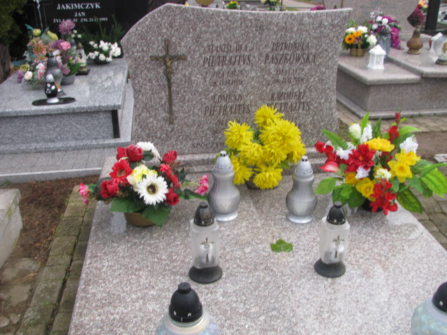 Grób EDMUND PIETRAJTYS
