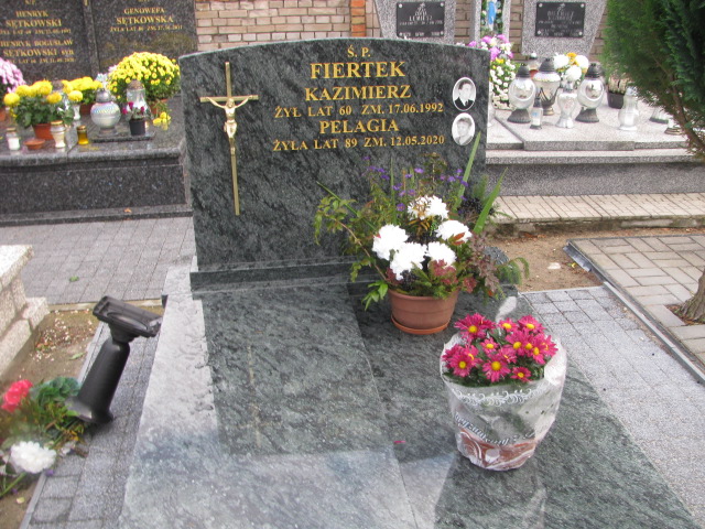 Grób PELAGIA FIERTEK