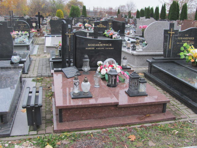 Grób MARIUSZ KOZAKIEWICZ