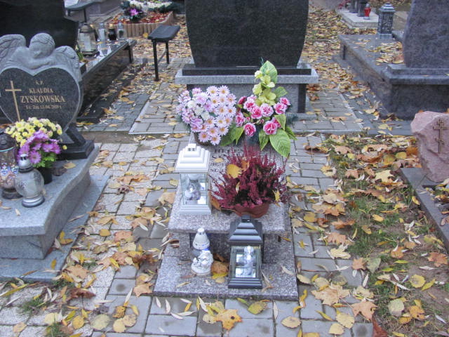 Grób HELENA ZYSKOWSKA