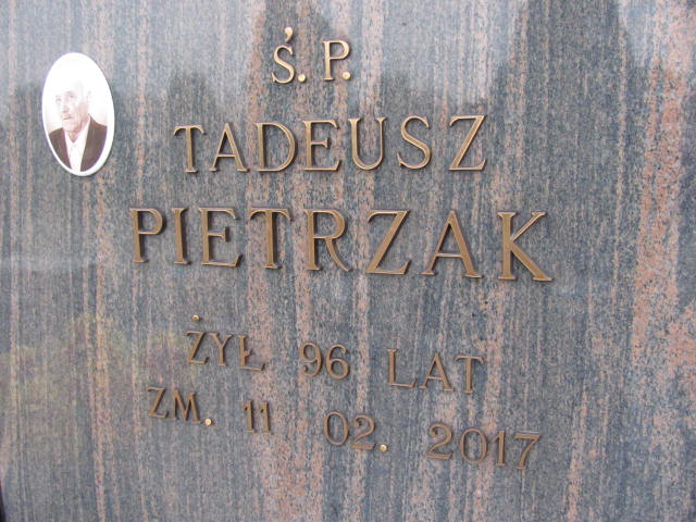 Tadeusz PIETRZAK 1921 Ełk - Grobonet - Wyszukiwarka osób pochowanych